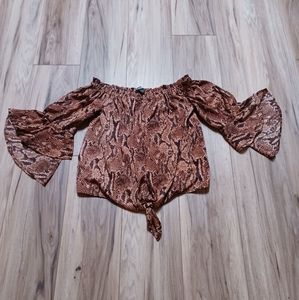 B1 - Express blouse Size Small